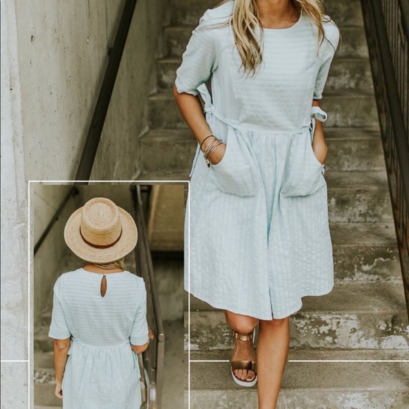 Head In The Clouds Roolee dress - Picture 1 of 4